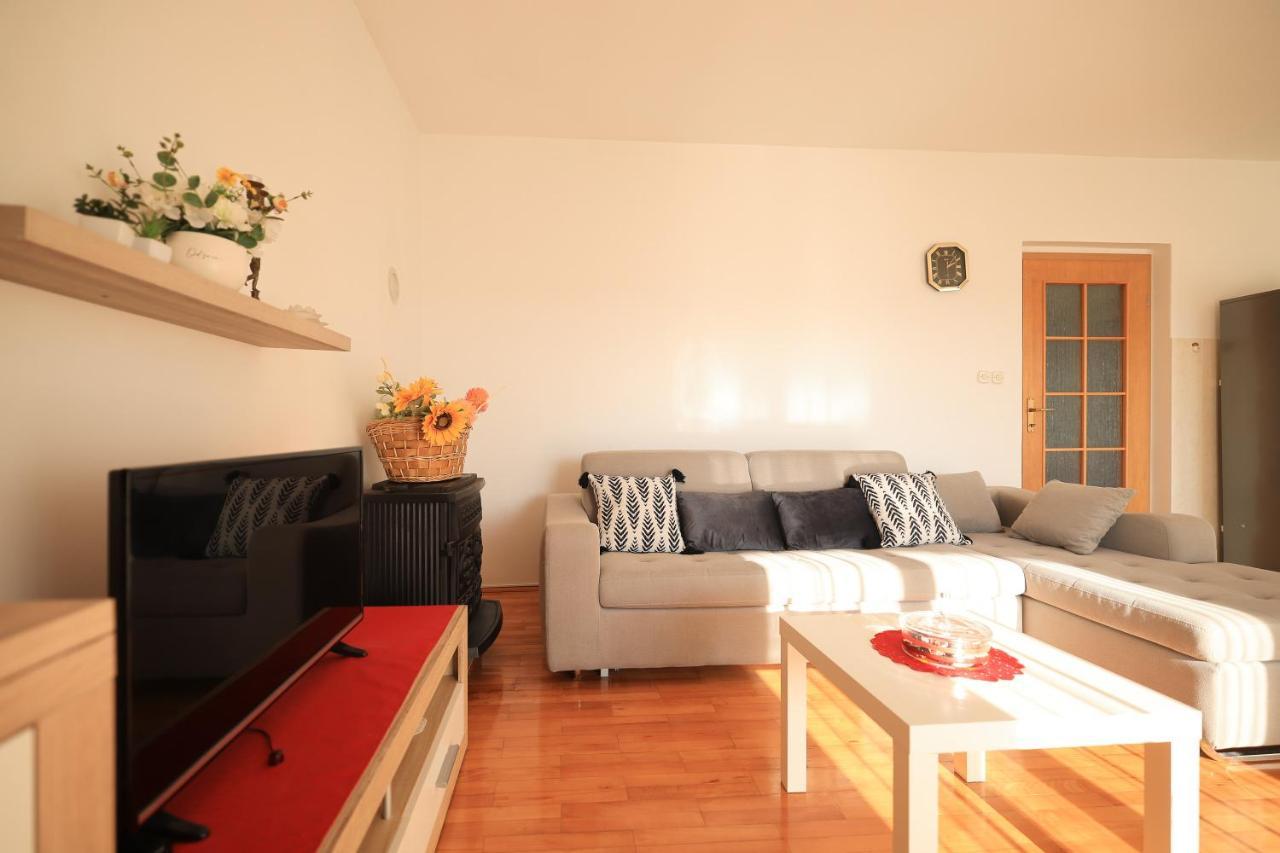 Apartments Ana Petrcane Exterior foto