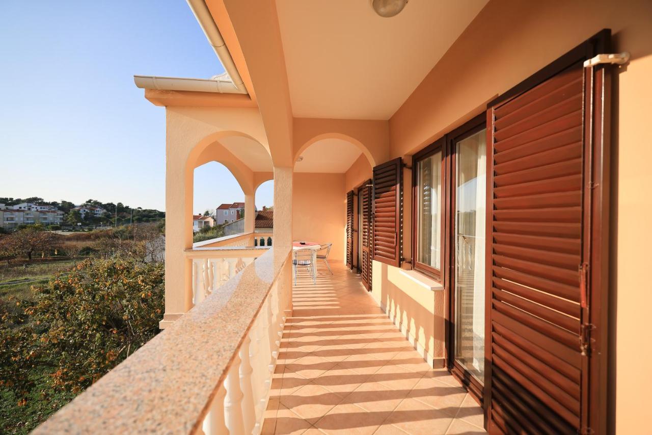 Apartments Ana Petrcane Exterior foto